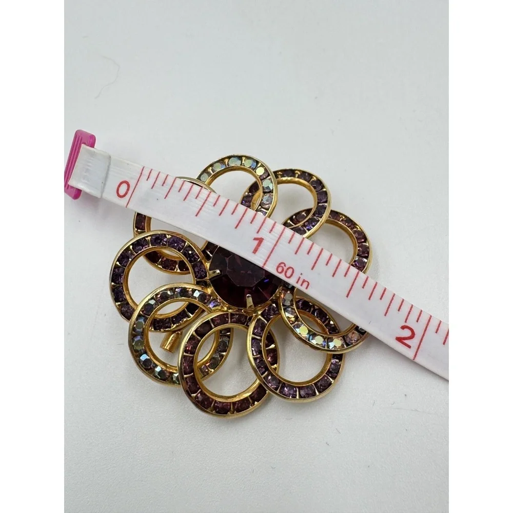 Vintage Gold Tone Purple Aura‎ Borealis Floral Rhinestone Circle Brooch Pin